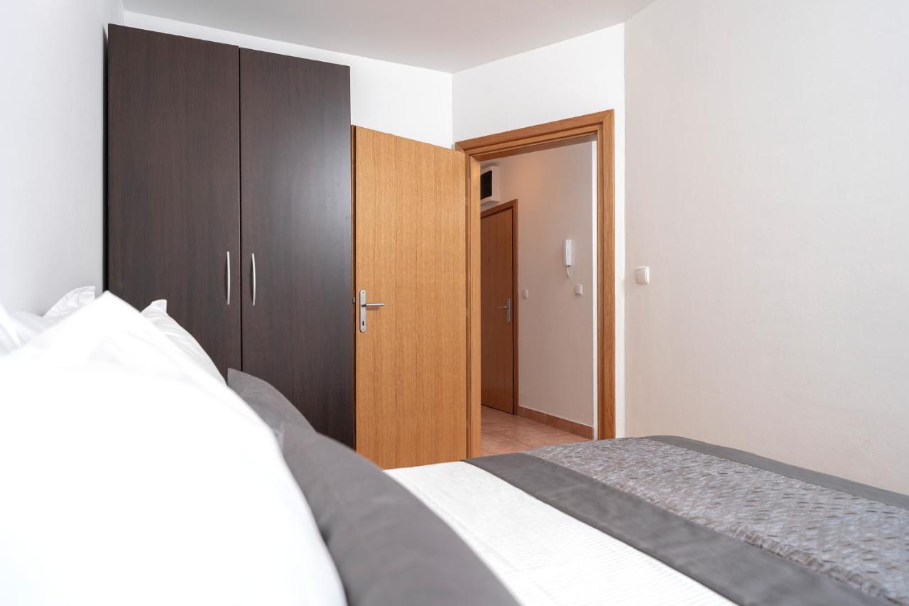 Villa Dalmatia Apartments Bol Exterior foto