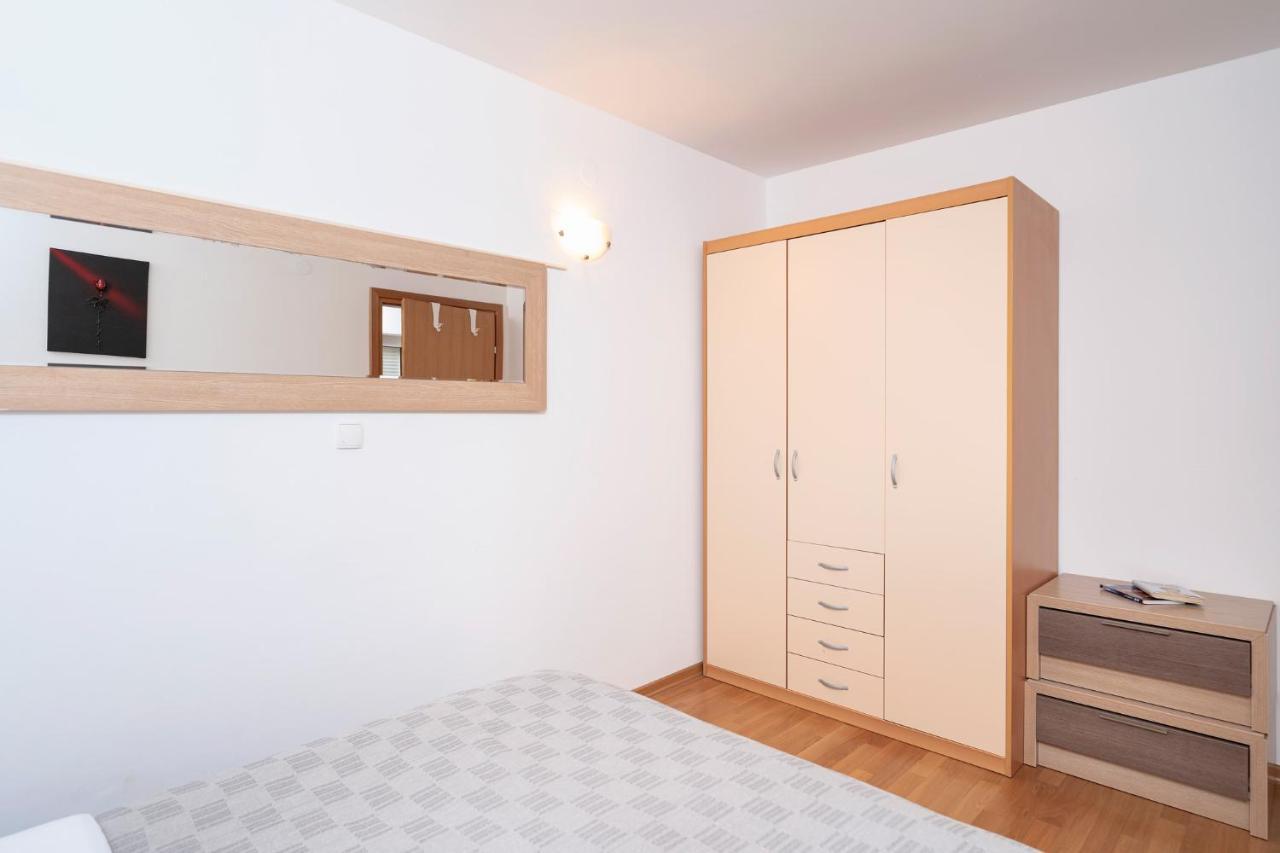 Villa Dalmatia Apartments Bol Exterior foto