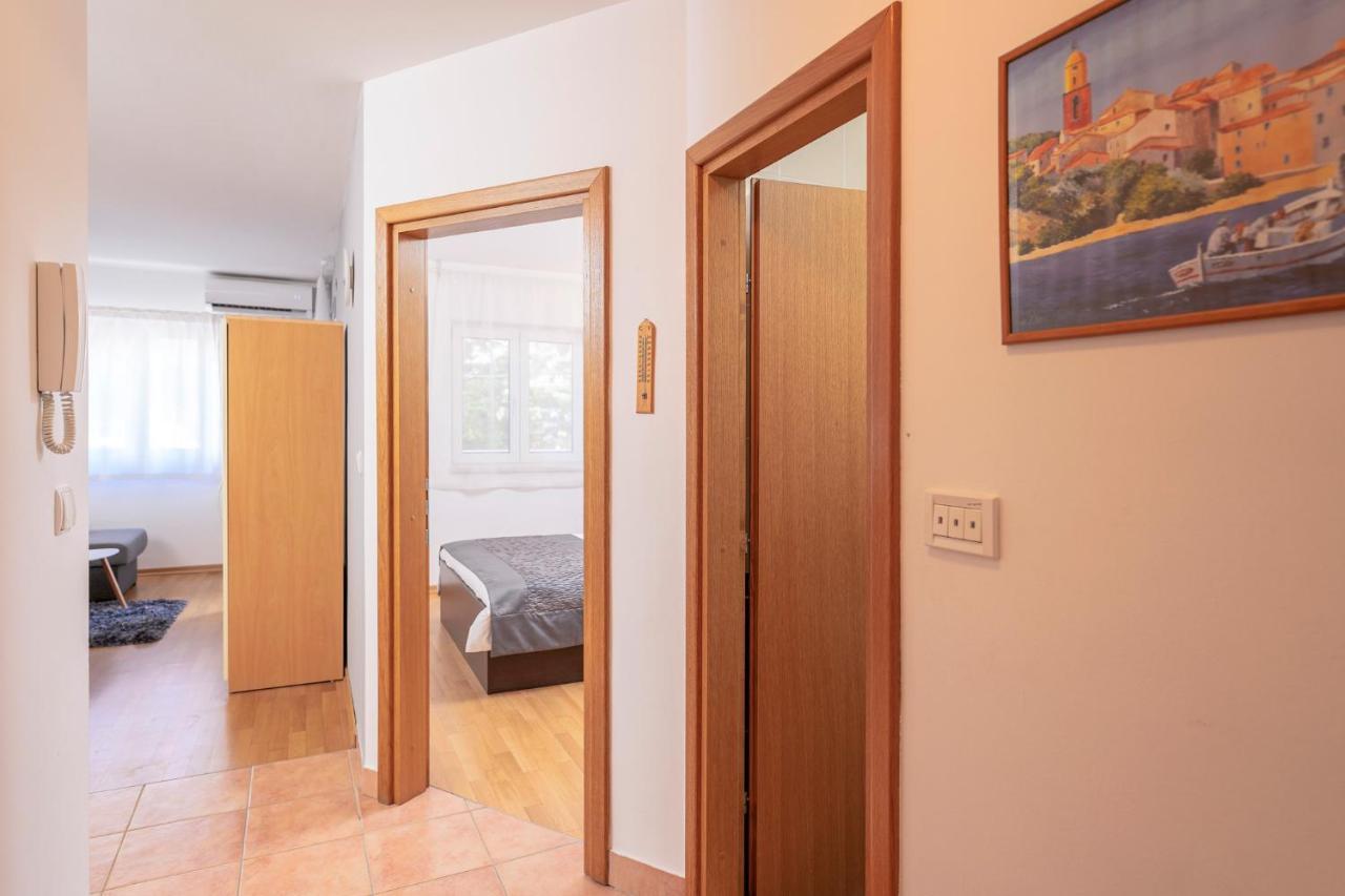 Villa Dalmatia Apartments Bol Exterior foto