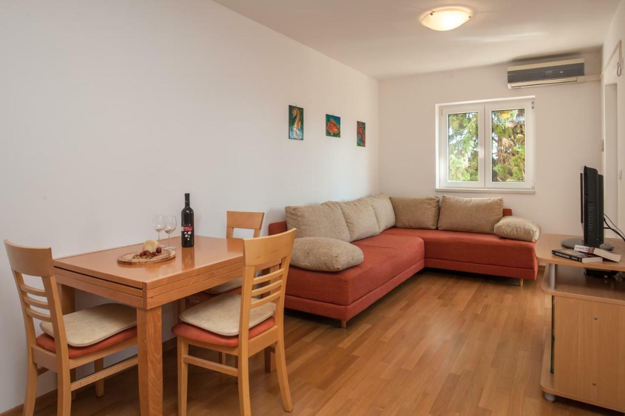 Villa Dalmatia Apartments Bol Exterior foto