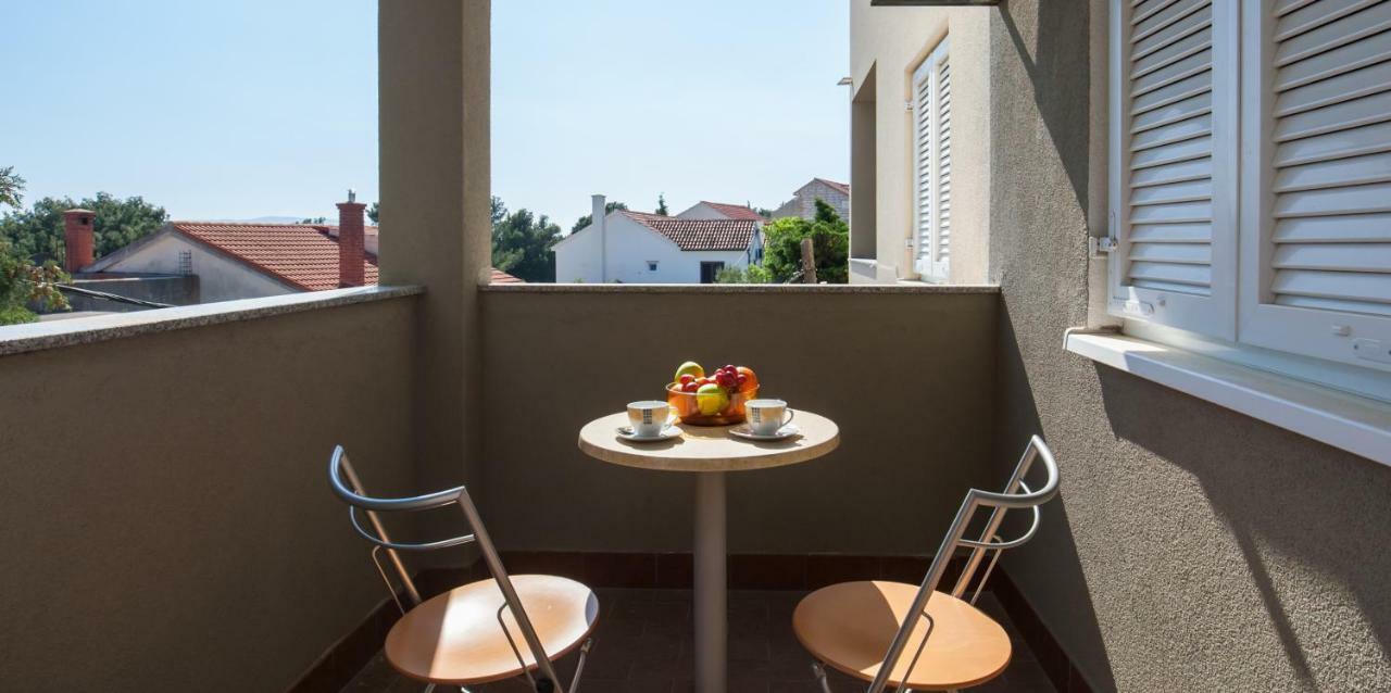 Villa Dalmatia Apartments Bol Exterior foto